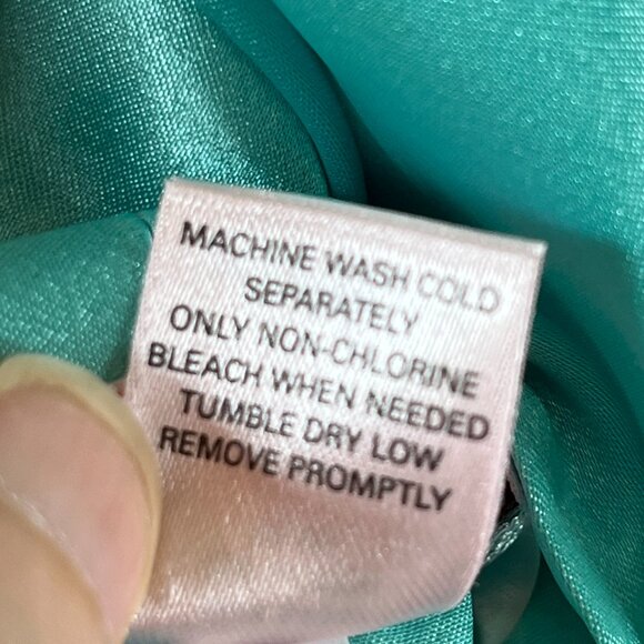 Victoria's Secret Short Silky Robe Long Sleeve Attached Belt Pockets Aqua/Teal - Picture 8 of 9